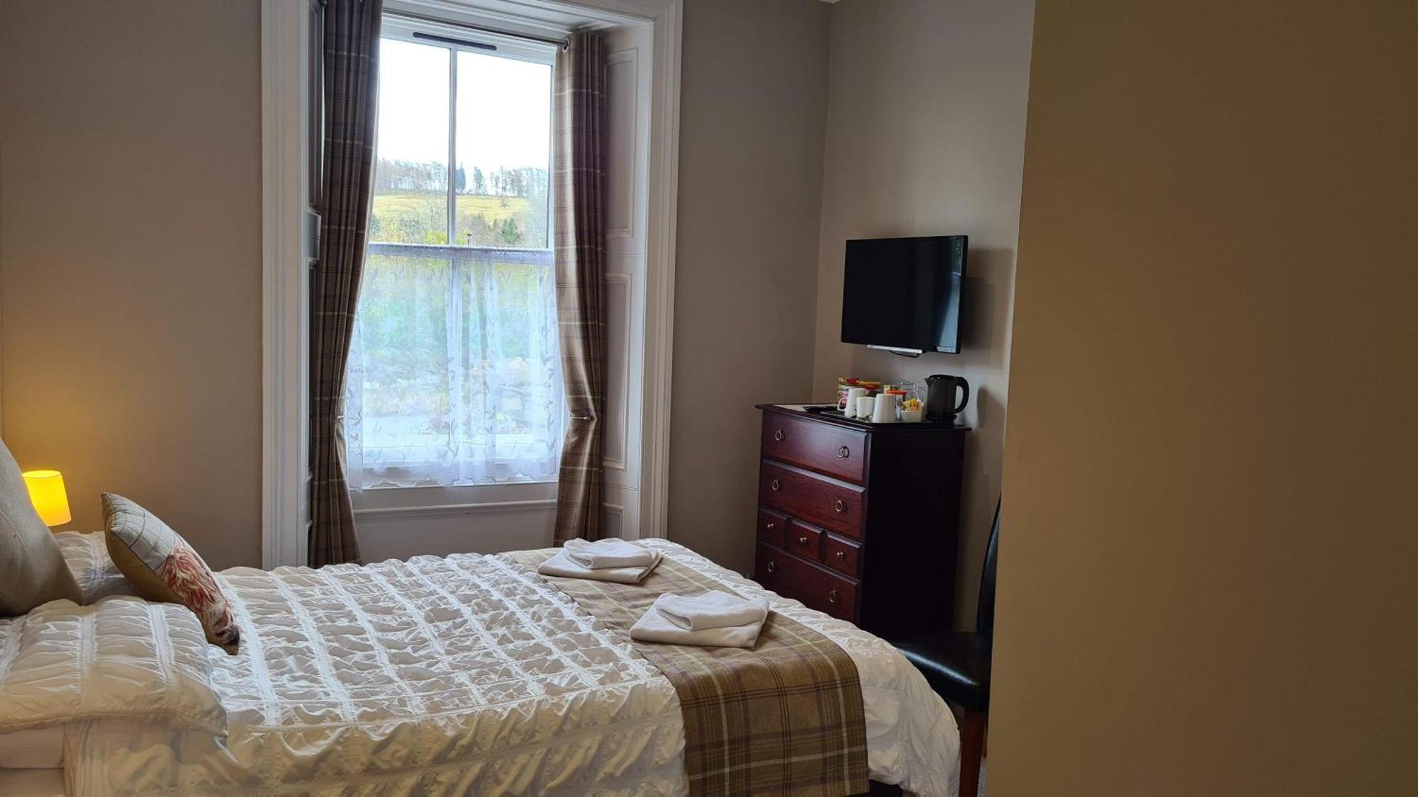 Glenisla Hotel Blairgowrie and Rattray ภายนอก รูปภาพ