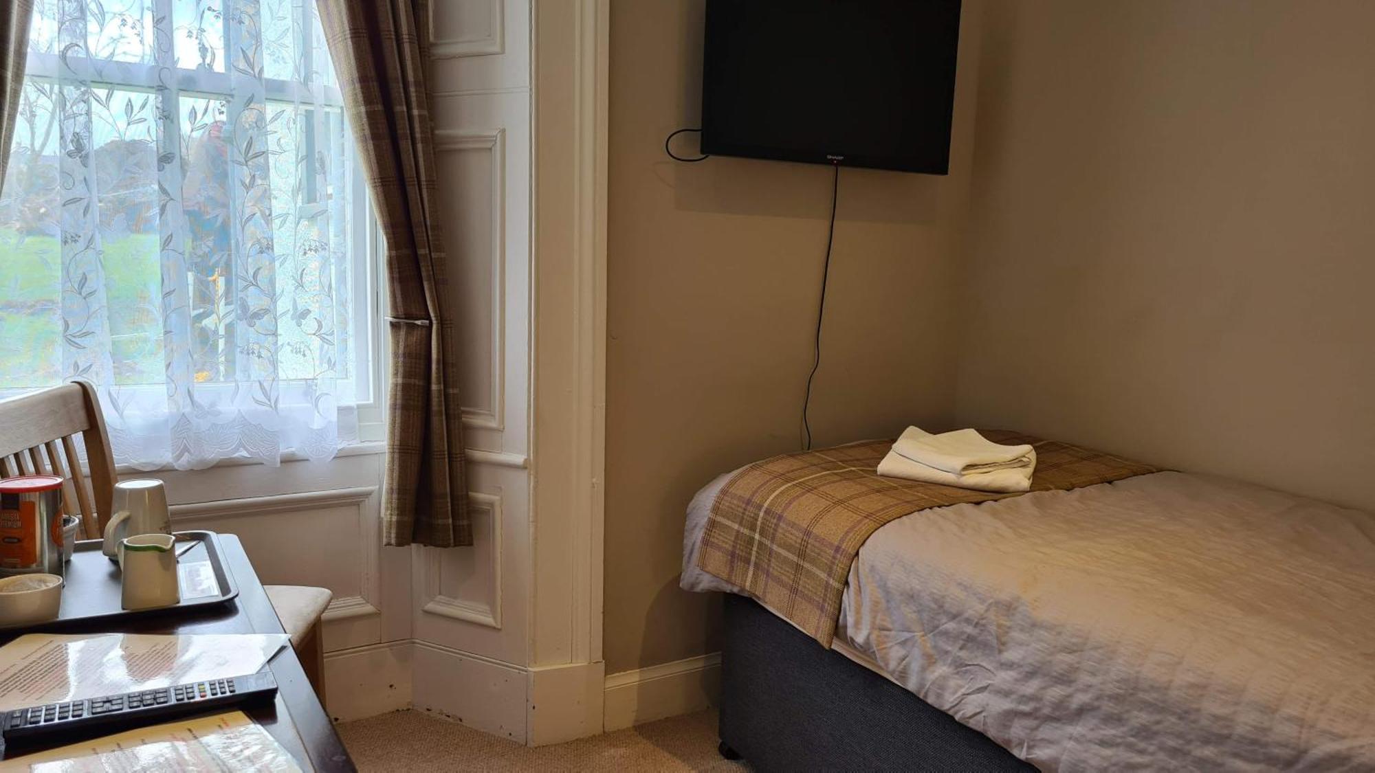 Glenisla Hotel Blairgowrie and Rattray ภายนอก รูปภาพ