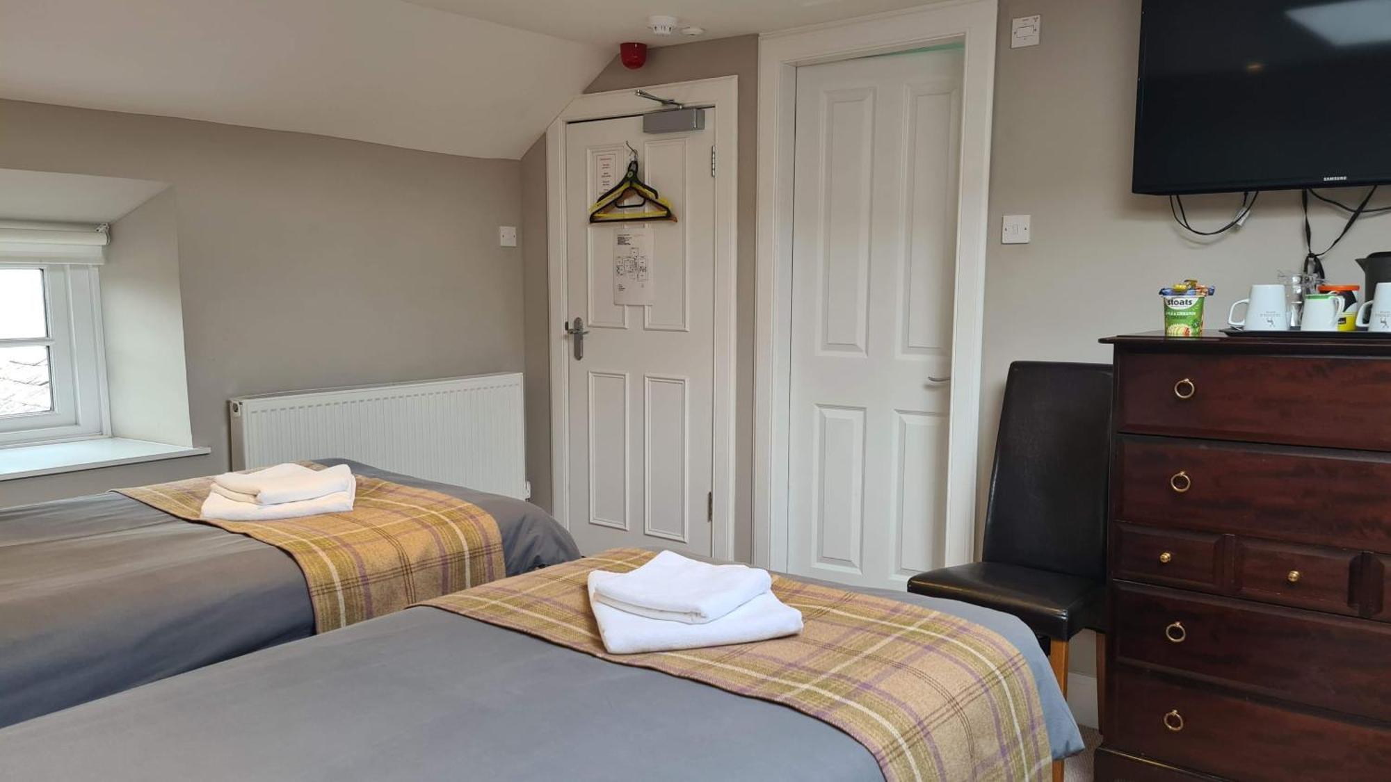 Glenisla Hotel Blairgowrie and Rattray ภายนอก รูปภาพ