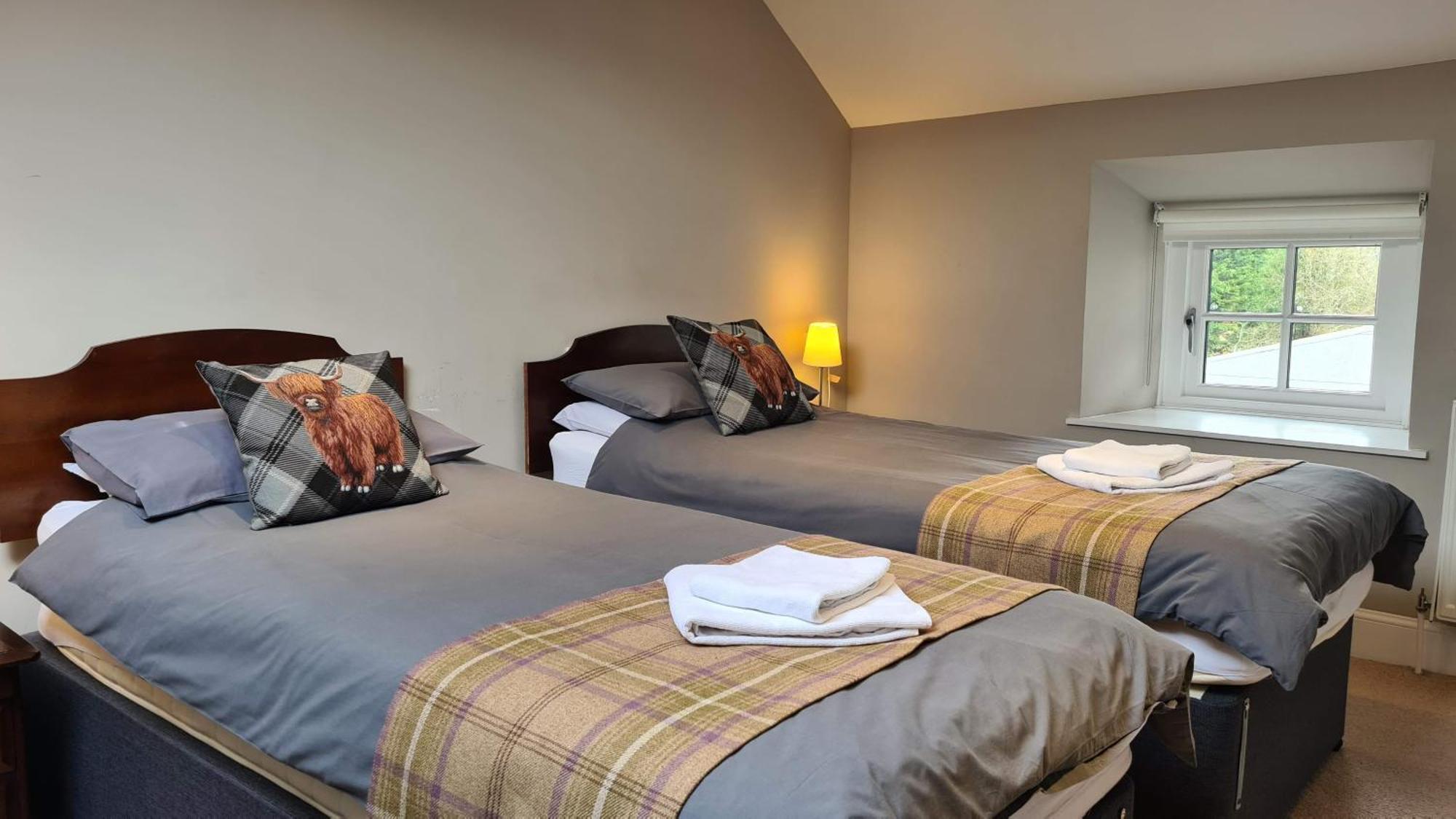 Glenisla Hotel Blairgowrie and Rattray ภายนอก รูปภาพ