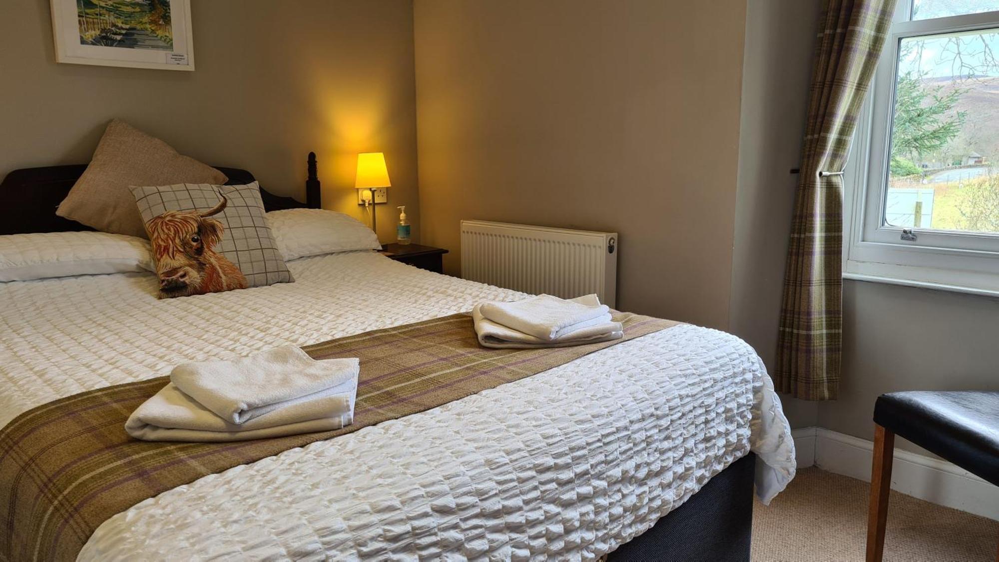 Glenisla Hotel Blairgowrie and Rattray ภายนอก รูปภาพ