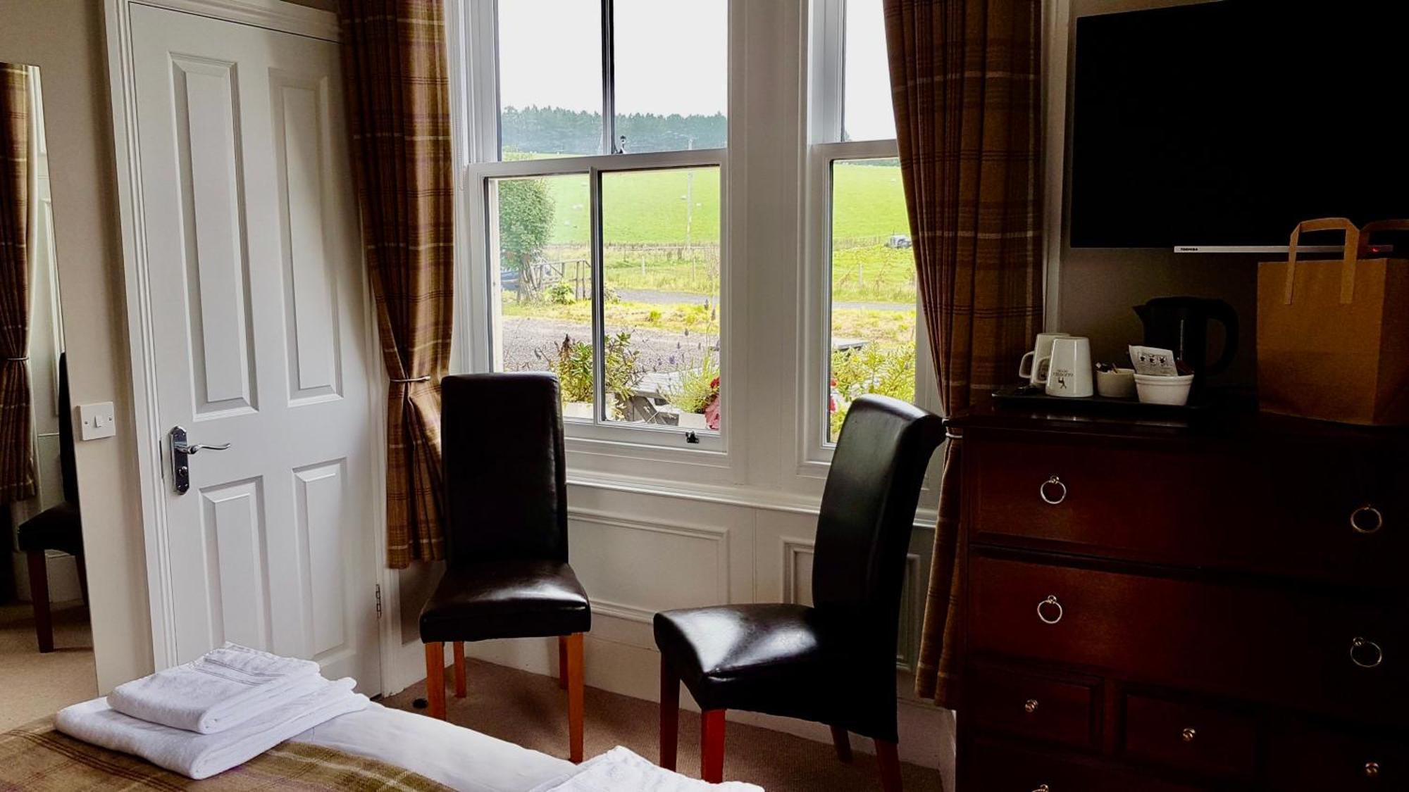 Glenisla Hotel Blairgowrie and Rattray ภายนอก รูปภาพ