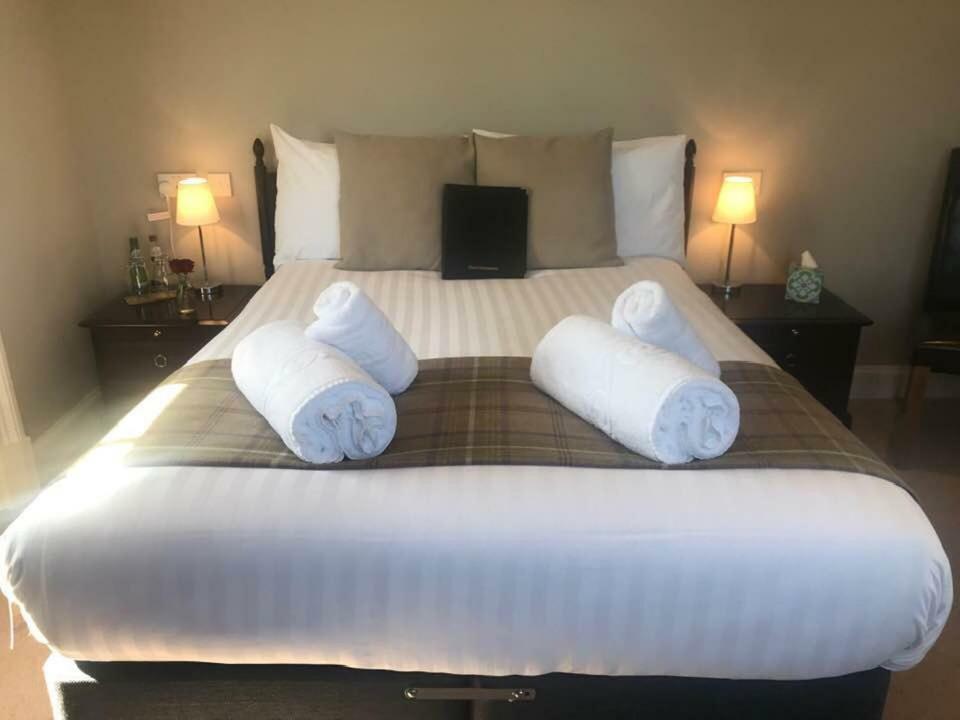Glenisla Hotel Blairgowrie and Rattray ภายนอก รูปภาพ