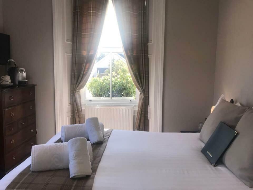 Glenisla Hotel Blairgowrie and Rattray ภายนอก รูปภาพ