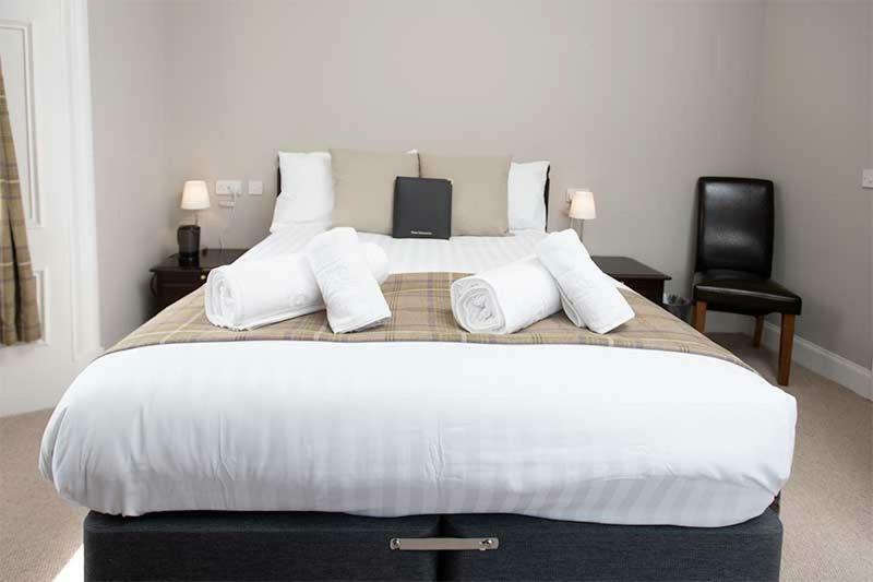 Glenisla Hotel Blairgowrie and Rattray ภายนอก รูปภาพ